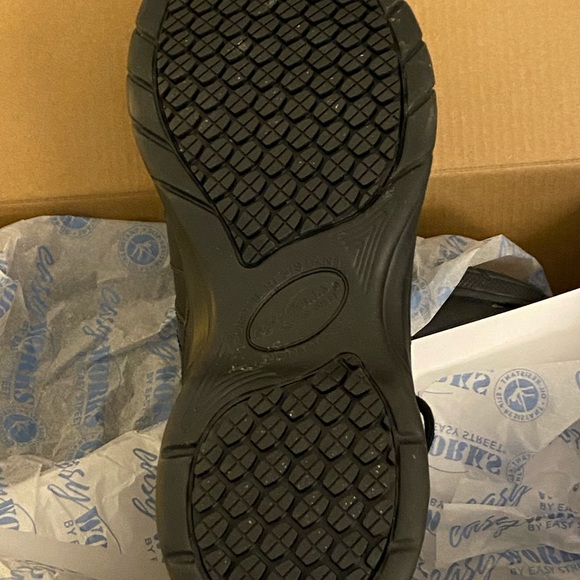 Easy Street Oil-Resistant Non-Slip Shoes Size 8 Women - Picture 4 of 5